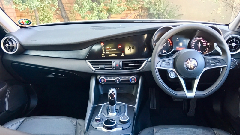 Alfa Romeo Giulia 2.0 Turbo - 2